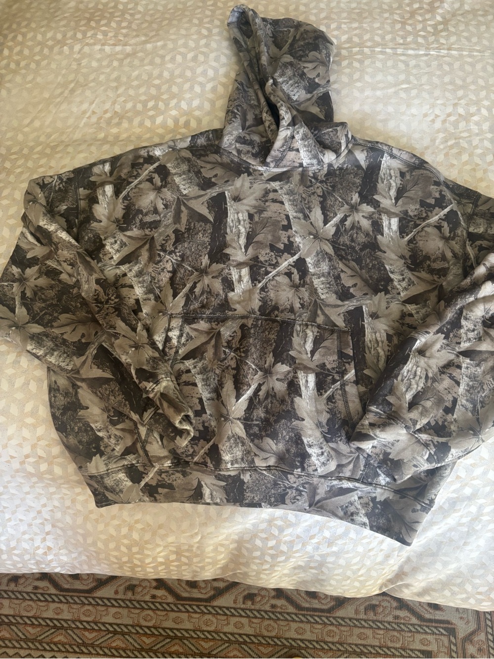 Hollister Leaf Camo Hoodie in Gray and Tan. NWOT